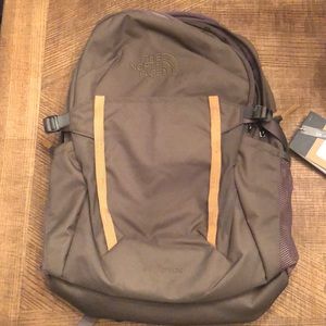 North Face Pivoter Hunter Green Backpack